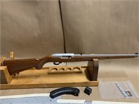 Ruger 10/22 with magazines, scope base