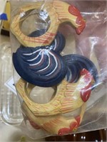 Lot of 4 wooden rooster napkin rings