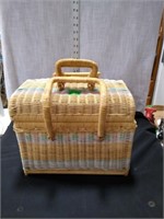 Vtg Wicker sewing basket cotton thread- note