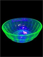 Uranium Glass Medium optic block bowl hazel atlas