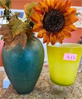 V - LOT OF 2 ART GLASS VASES & FAUX SUNFLOWER (K27