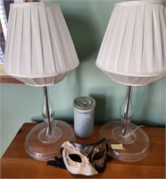 L - PAIR OF TABLE LAMPS, DECOR MASK, CANDLE (M2)