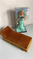 Statue of Liberty Barbie & chaise lounge