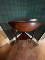 Round Side Table 21" Dia x 25" H