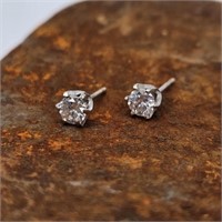 Small Diamond Stud Earrings w/a Diamond &