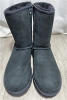 Ugg Ladies Boots Size 9