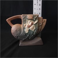Roseville Magnolia Pottery Cornucopia Vase 182-5