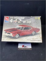 Ertl AMT69 Oldsmobile 442 W30 Model