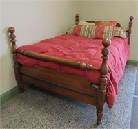 Full Size Cherry Cannonball Bed w/Bedspread