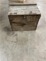 WOODEN CRATE W/ LID