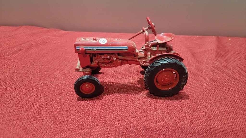 Diecast ih cub tractor