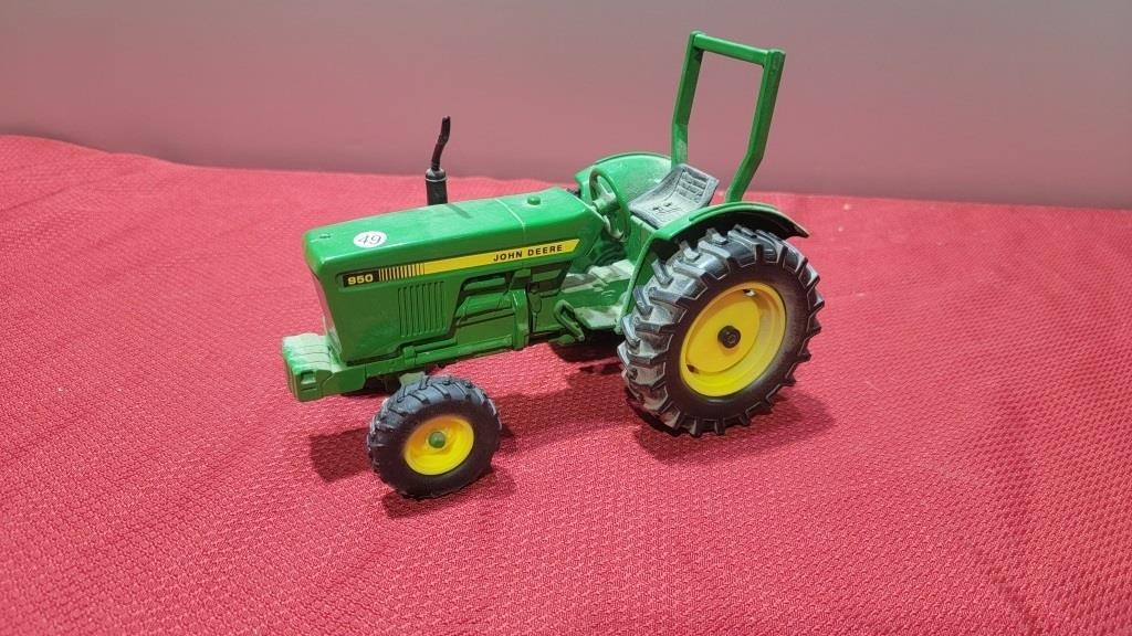 Diecast john deere tractor