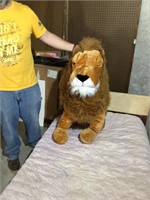 Wonder toys 3 foot lion