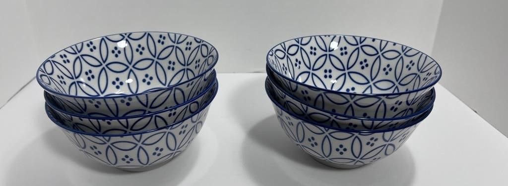 "Royal Elfreda" bowls blue and white