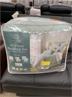 JC PENNY HOME 10 PC CAL KING BED SET MINT GREEN