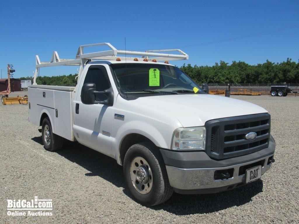 (DMV) 2006 Ford F-350 Utility Truck