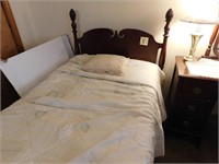 Bedroom Set-Twin Bed , 7 Drawer Dresser w/Mirror