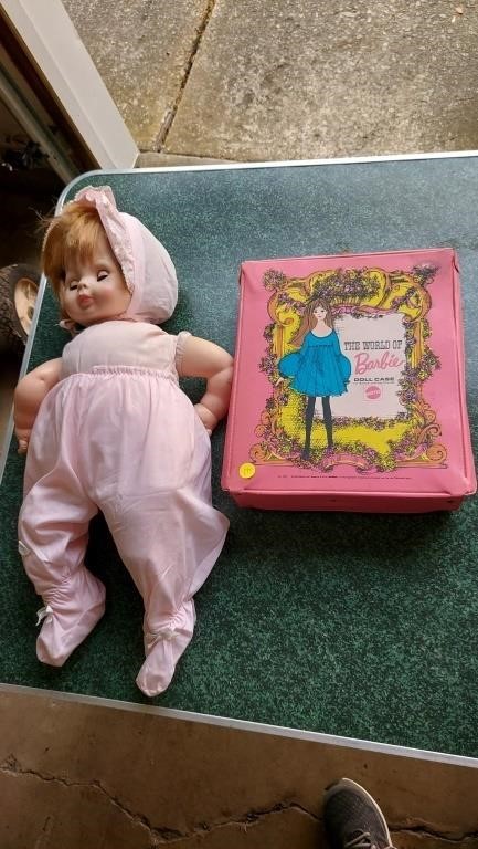 Vintage doll &1968 Barbie case