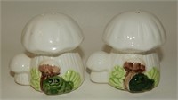 Vintage Mushroom with Frog Set