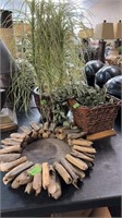 DECORATIVE DRIFTWOOD TRAY & 2 ARTIFICIAL PLANTS