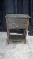 RUSTIC FINISH ACCENT TABLE