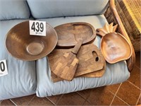Wooden Bowl & Serving Pieces(Sunroom)