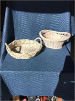 White Wicker Gathering Baskets Lot of 2 Table