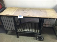 Movable workbench