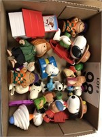 Flat of Charlie Brown Characters