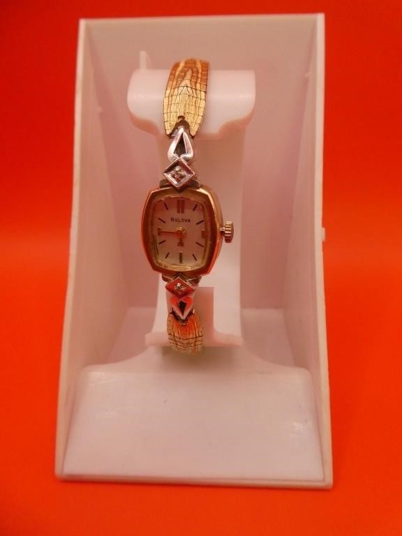 COLLECTIBLE JEWELRY ONLINE AUCTION