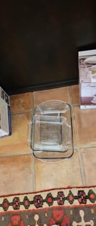 2 anchor glass baking pans