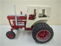 Custom IH 1568 V8 1/16