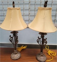 11 - PAIR OF MATCHING TABLE LAMPS