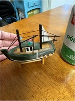 SMALL  BOAT MODEL