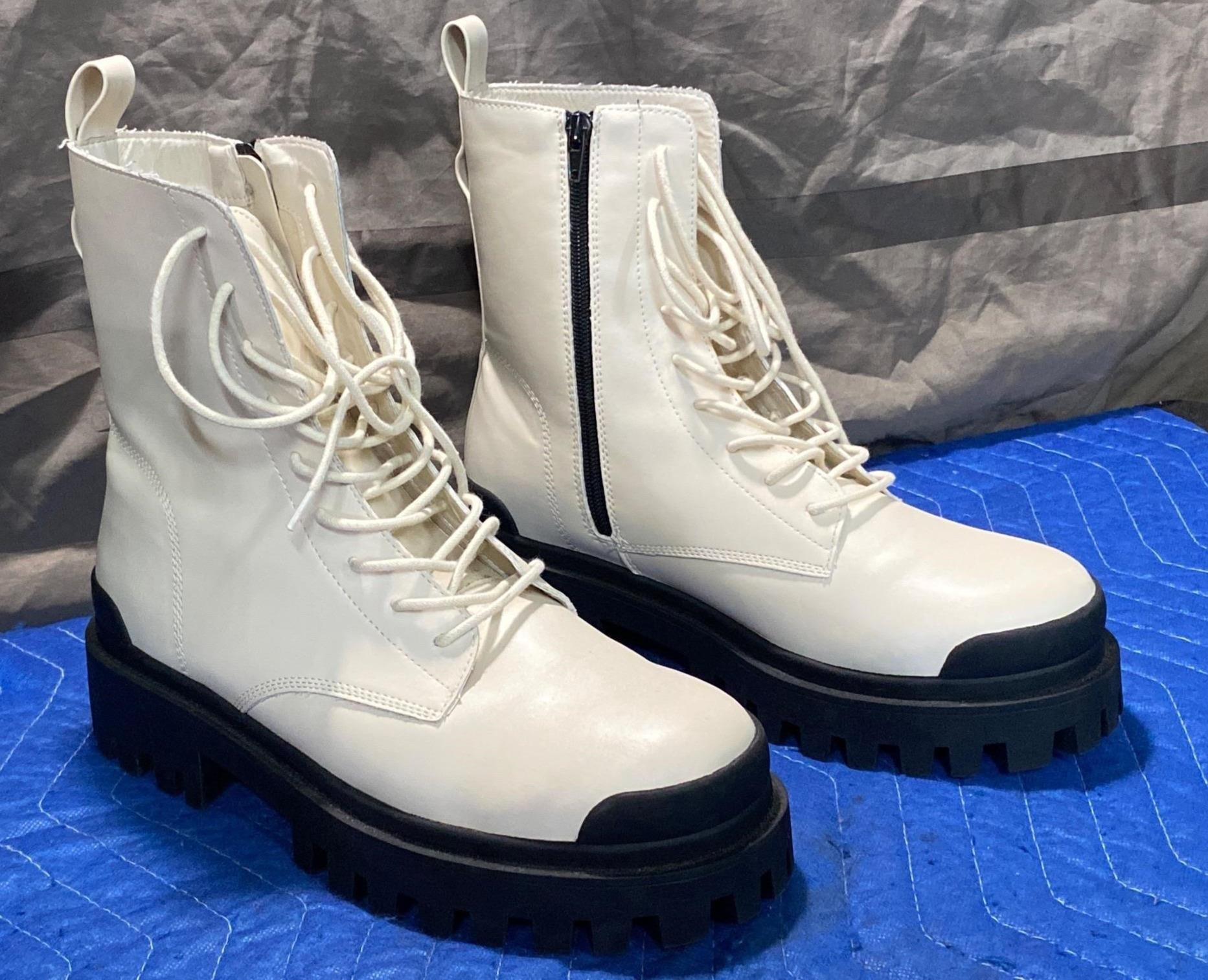 Women’s Combat Boots Size 10 WHITE