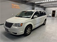 2010 Chrysler Town and Country