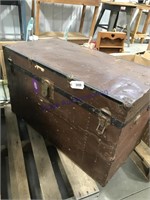 Metal trunk w/ inside tray, 36 x 19 x 22" tall