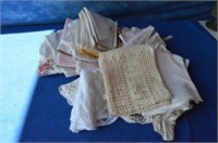 Nice Flat of Miscellaneous Linens