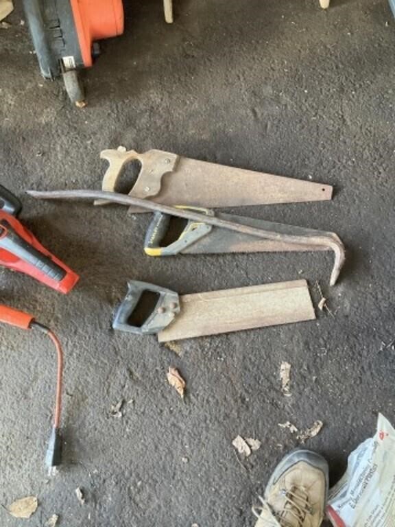 3 saws,crowbar