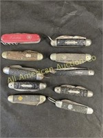 Ten vintage camping/fishing knives, various