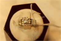 14K WHITE GOLD DIAMOND CLUSTER RING