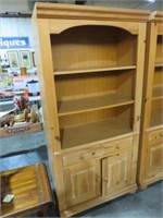 BROYHILL SOLID PINE 1 DR/2 DO BOOKCASE
