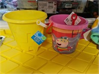 Peppa pig & yellow sand bucket