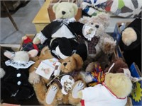 COLLECTION OF MUFFY VANDERBEARS