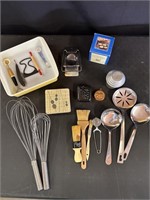 Assorted Lot of Kitchen Tools