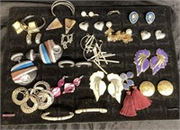 JACKPOT OF EARRINGS / JEWELRY / OVER 20 PAIRS