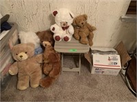LOT OF STUFFED ANIMALS FOLDING PATIO END TABLE