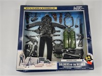 SOLDIERS OF THE WORLD DELUXE ACCESSORIES SET NIB