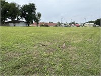 7/11 Vacant Bldg Lot | Zoned R7 (Res. (Multi-Family), Enid,