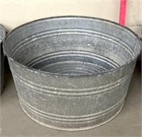 Galvanized steel wash tub
